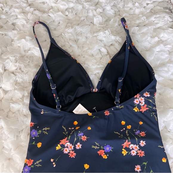 NWT Women's Bright Day Shirring One Piece Swimsuit SIZE MEDIUM - Picture 10 of 17